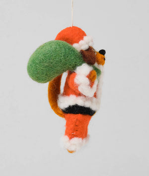 Hängender Filzanhänger – Hund als Weihnachtsmann