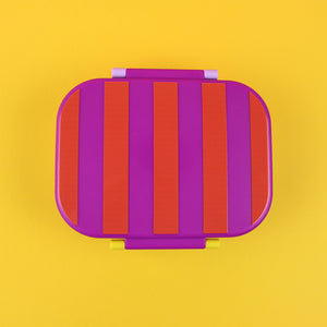 Brotdose/Lunchbox mit herausnehmbarem Einsatz,- violett/rot-flieder im Geschenkkarton
