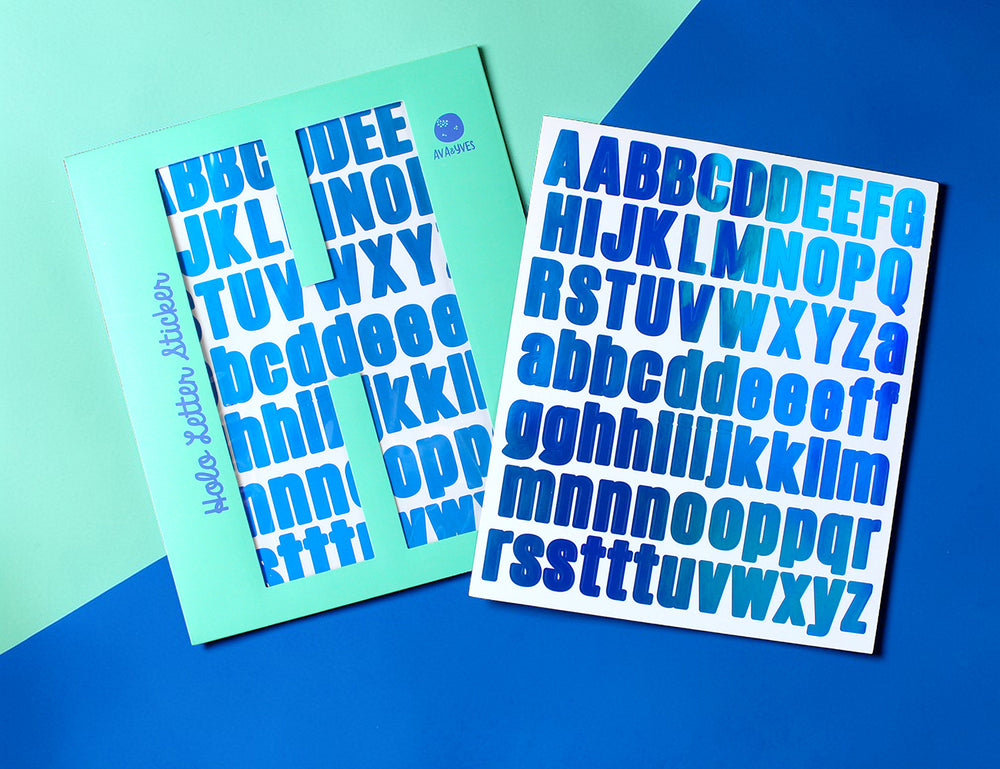 Buchstaben-Sticker mit Holo-Effekt, blau