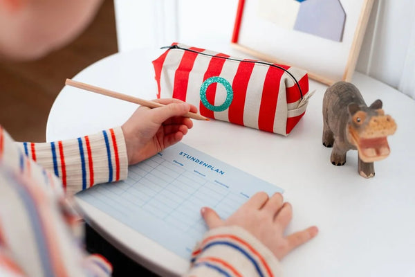 Etui mit Initiale "rot-beige"