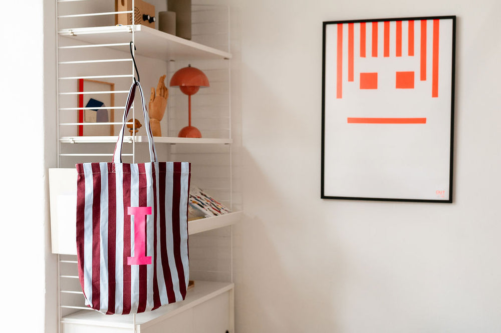 Tasche mit Initiale "HELLBLAU-AUBERGINE"