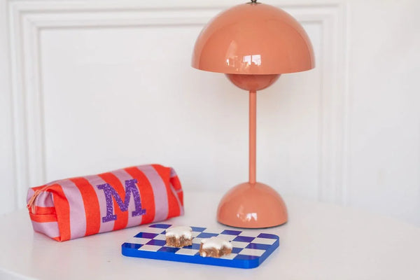 Etui mit Initiale "rot-flieder"