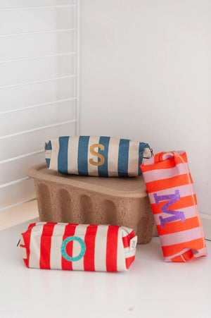 Etui mit Initiale "grün-blau"