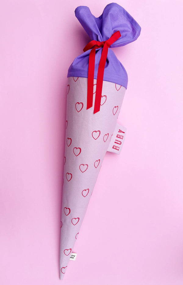 Rosa Schultüte aus Stoff mit Herz-Motiv zur Einschulung