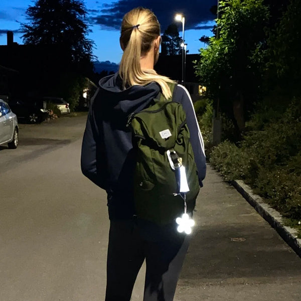 Reflektierender Anhänger "Lilac Flower" | Firefly