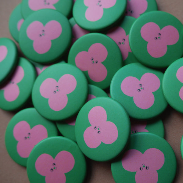 Bubble Button 37 mm – illustrierter Pin Swantje Hinrichsen – matt – made in Germany