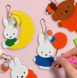 Miffy DIY Diamantmalerei-Schlüsselanhänger Bastelset