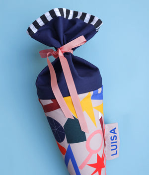 Schultüte aus Stoff Motiv Schoolstuff beige zur Einschulung, Designkooperation mit nicenicenice