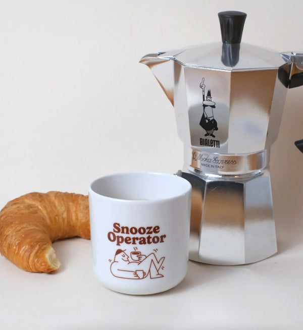 Porzellanbecher Snooze Operator – studio ciao