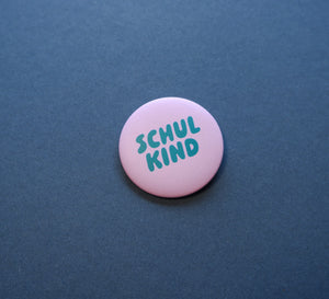 Button "Schulkind flieder"
