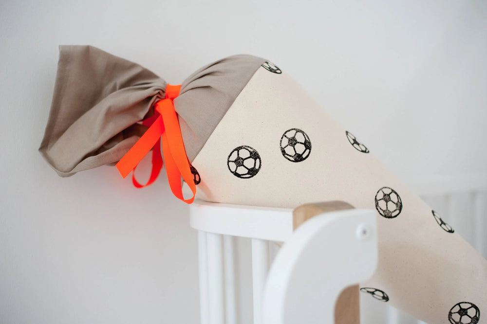 Schultüte aus Stoff – Motiv Fußball