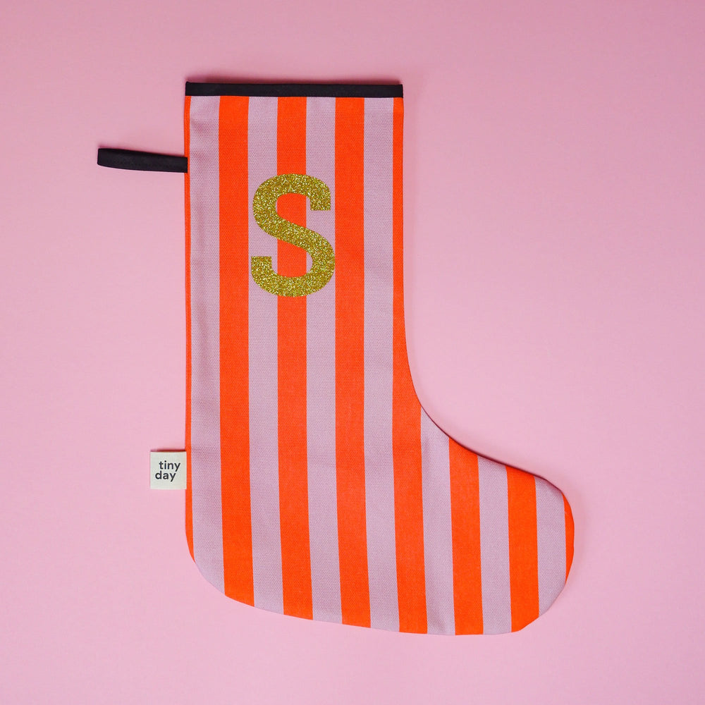 Gestreifter Nikolausstrumpf „rot-flieder“ – personalisierbar mit Initiale