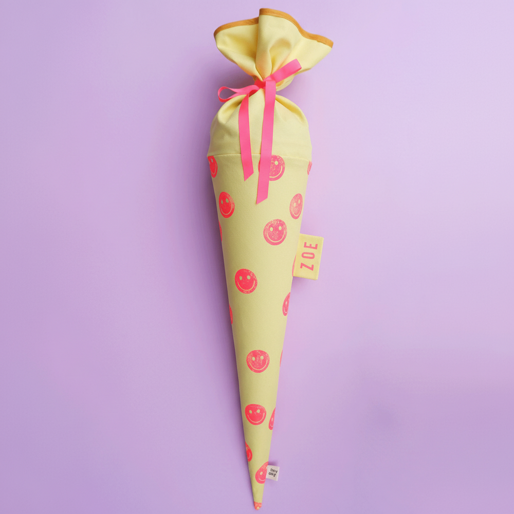Gelbe Schultüte aus Stoff – Motiv  Pinke Smileys