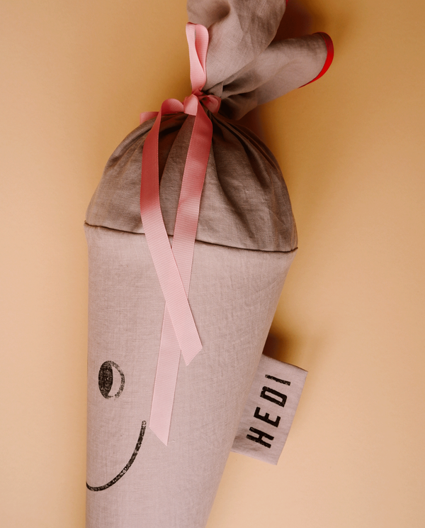 Schultüte aus Leinen, Farbe mauve / rosa, mit Happy-Motiv und gestempeltem Gesicht zur Einschulung