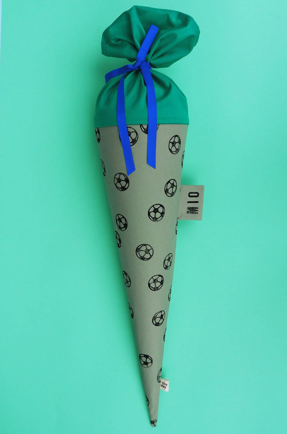 Grüne Schultüte aus Stoff – Motiv Fussball