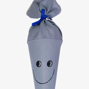 Schultüte aus Leinen, Farbe graublau, mit Happy-Motiv und gestempeltem Gesicht zur Einschulung