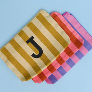 Kulturbeutel mit Initiale "rosa-braun"