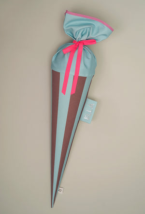 Gestreifte Schultüte hellblau / braun aus Stoff zur Einschulung mit Namenslabel, handgemacht 